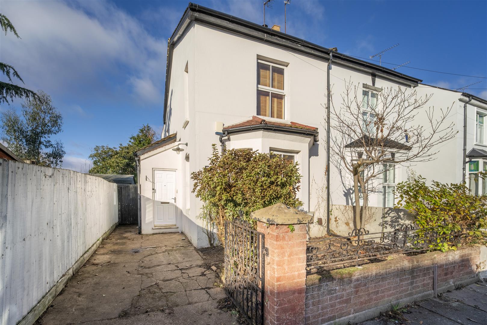 Sinton Andrews Estate Agents - Based in Ealing West London